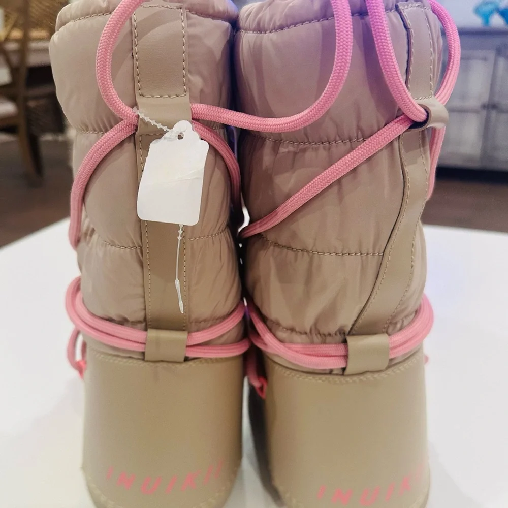 Women’s Winter Snow Boots in Taupe with Pink Laces